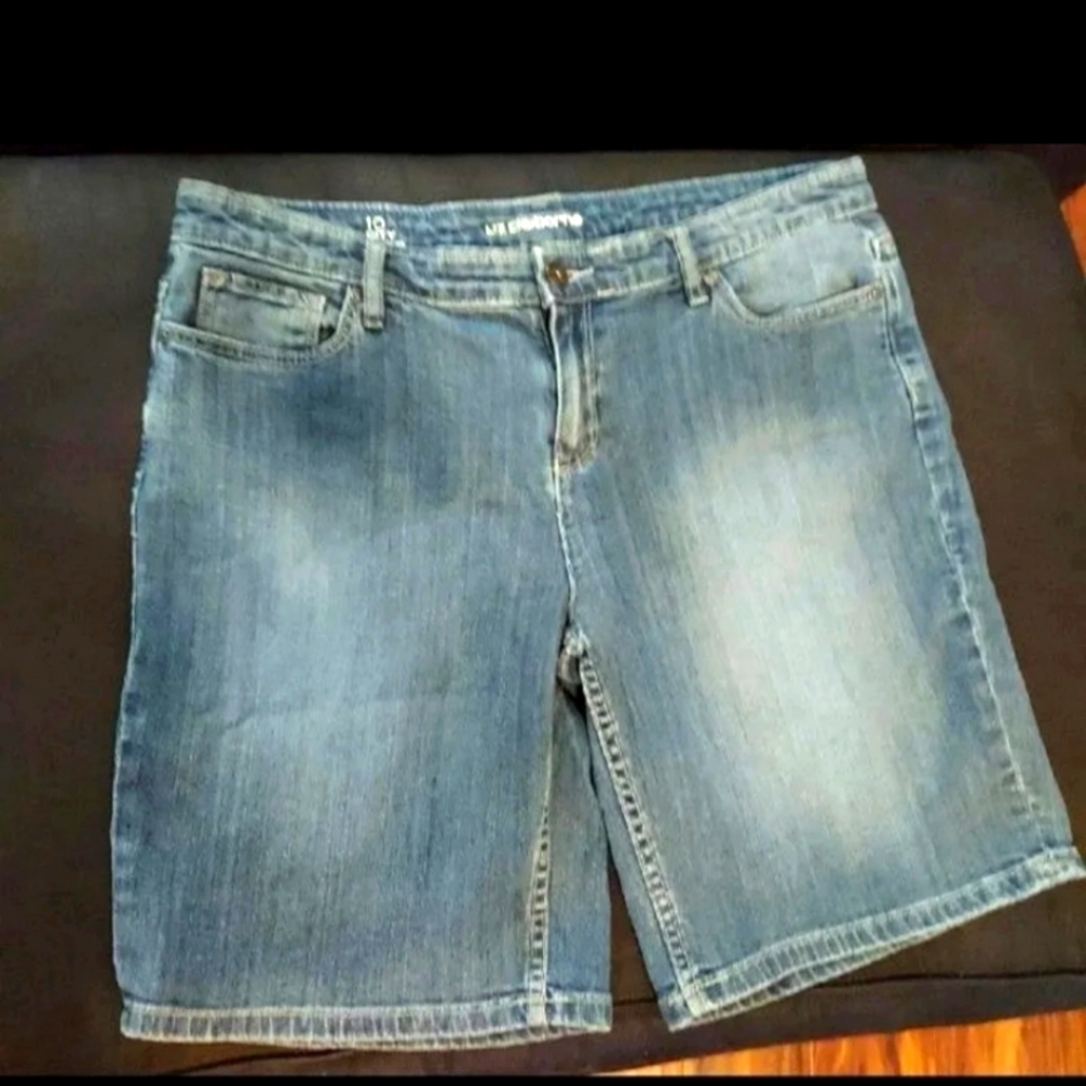 Y2K LIKE NEW LIZ CLAIBORNE 9 IN. CITY STRAIGHT LEG JEAN SHORTS SIZE 10